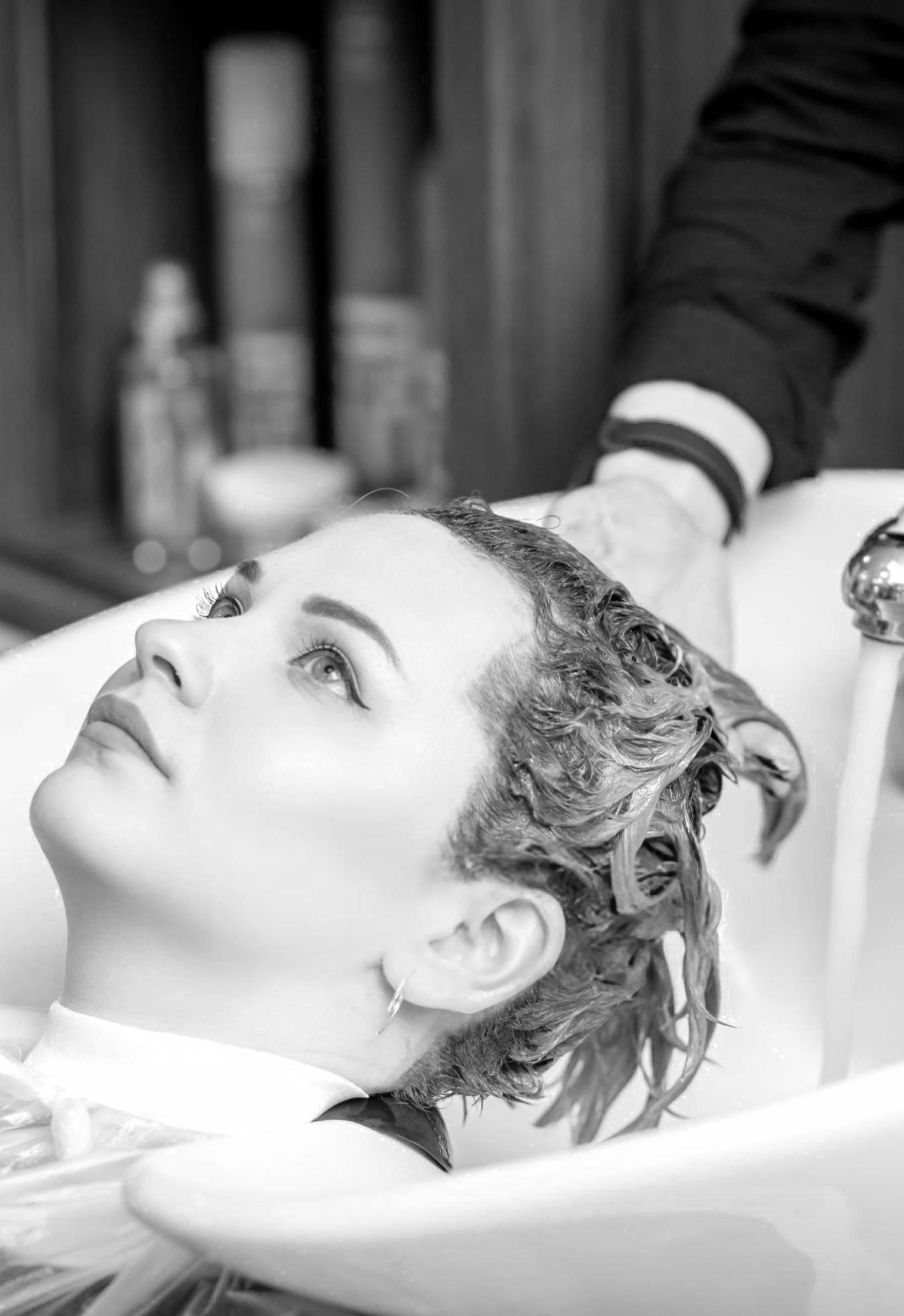 Shampoo hair colouring